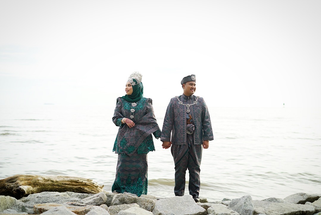 AYP Film wedding couple by the sea